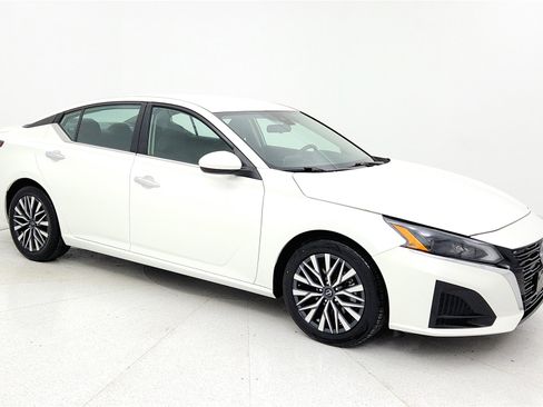 Used 2023 Nissan Altima 2.5 SV image 6
