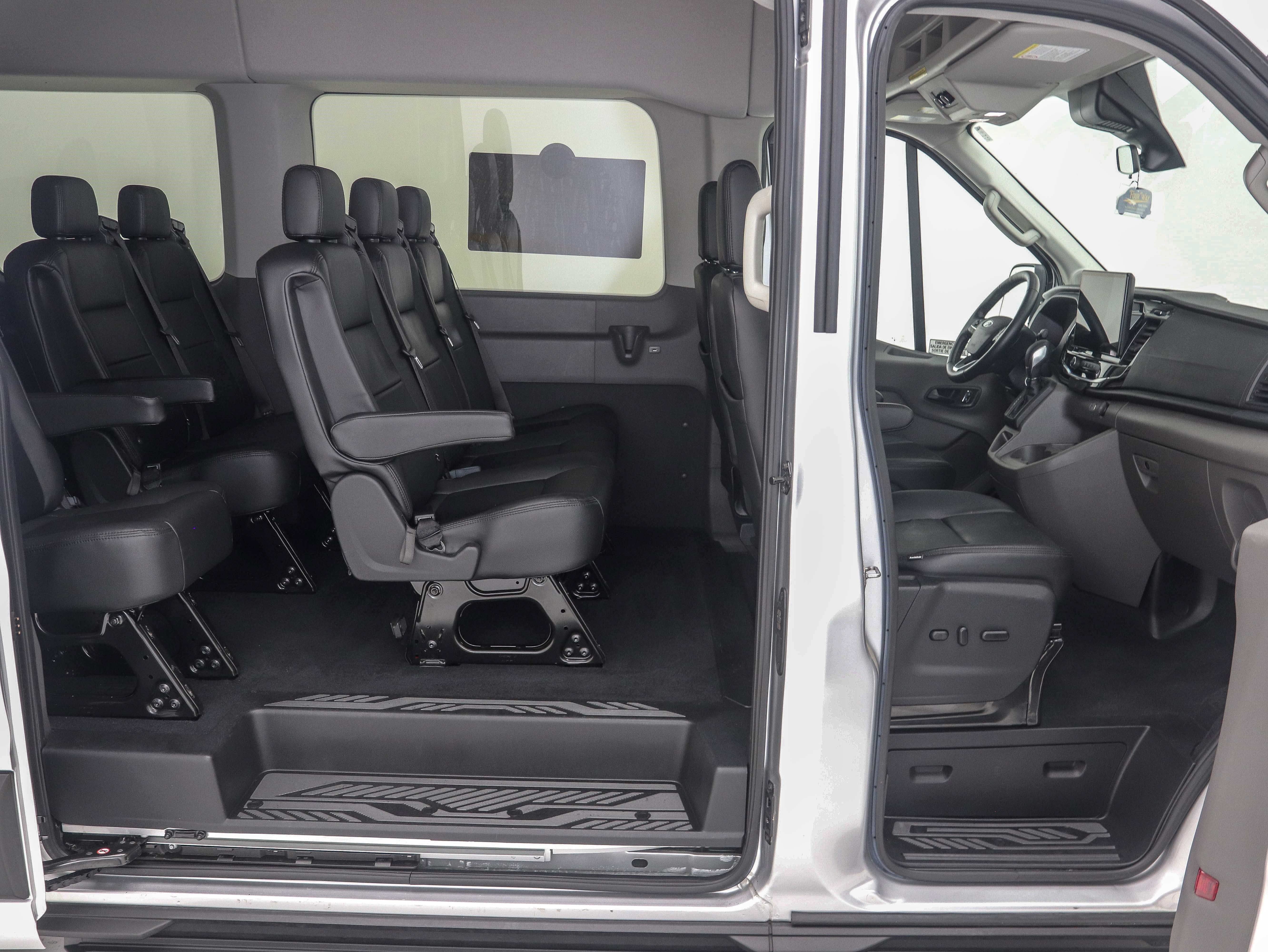 Used 2024 Ford Transit 350 XLT RWD image 14