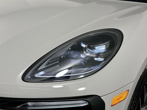 Used 2026 Porsche Macan Turbo AWD/4WD image 15