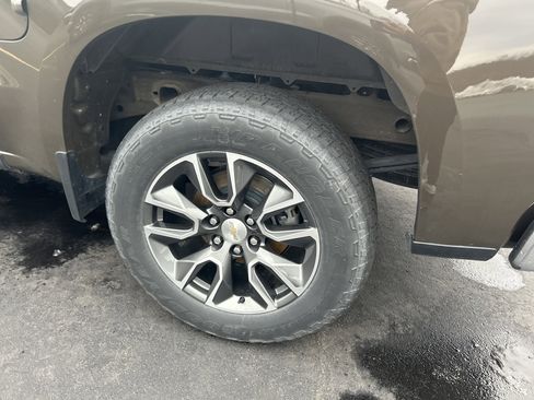 Used 2023 Chevrolet Silverado 1500 Custom w/ LPO, Dark Essentials Package image 8