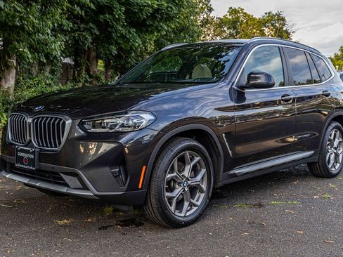 Used 2022 BMW X3 xDrive30i w/ Premium Package 2 image 3