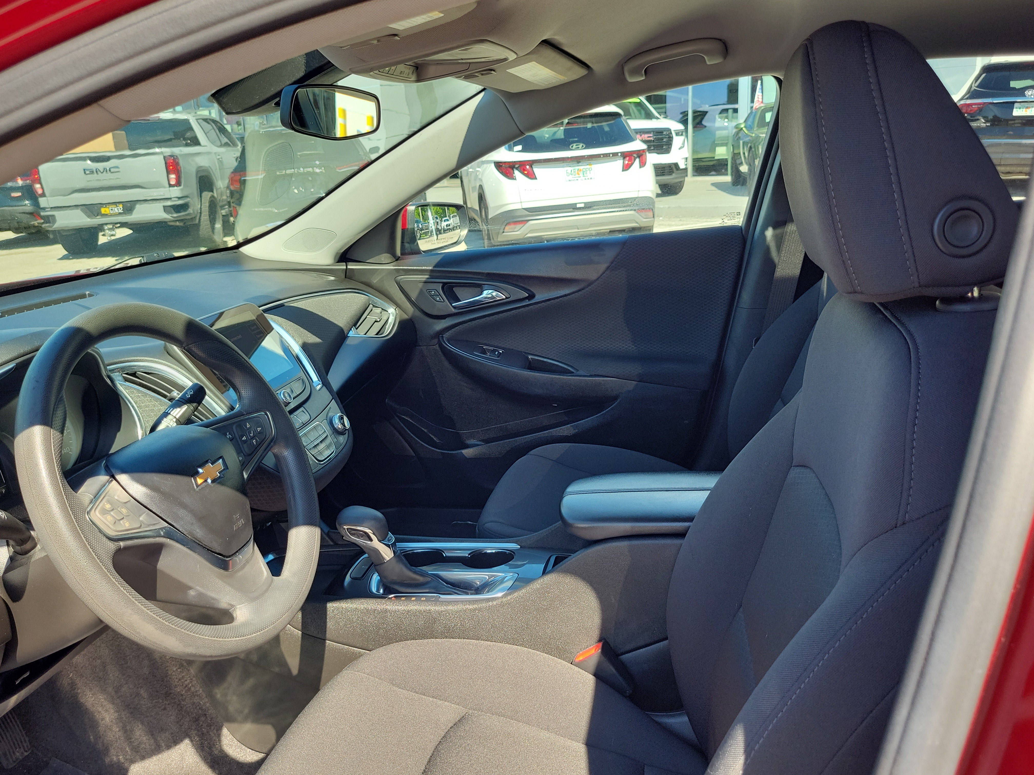 Used 2021 Chevrolet Malibu LT FWD image 11