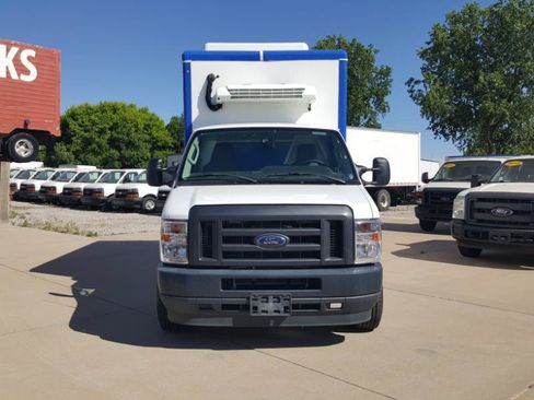 Used 2023 Ford E-350 and Econoline 350 Super Duty w/ Power Windows & Locks Group RWD image 4