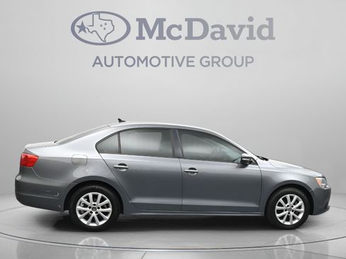 Used 2012 Volkswagen Jetta SE FWD image 9