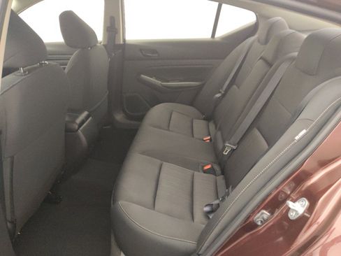 Used 2024 Nissan Altima 2.5 SV FWD image 18