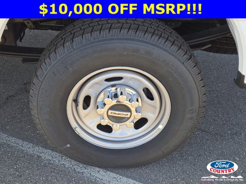 New 2025 Ford F250 XL w/ XL Chrome Package image 5