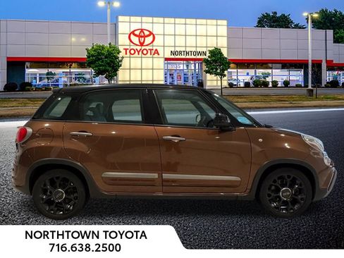 Used 2018 FIAT 500L Trekking w/ Urbana Appearance Package image 36