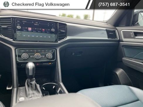 Used 2023 Volkswagen Atlas Cross Sport SEL R-Line AWD/4WD image 36