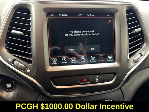 Used 2022 Jeep Cherokee Trailhawk image 18