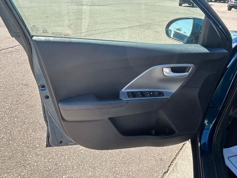 Used 2019 Kia Niro LX FWD image 14