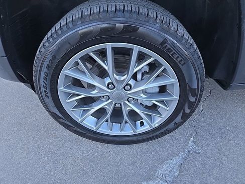 Used 2025 Jeep Grand Cherokee Summit AWD/4WD image 23