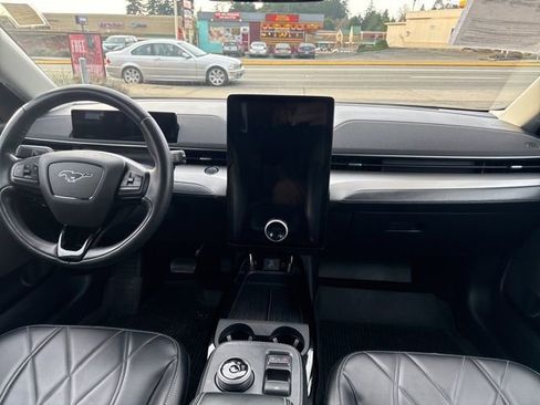 Used 2022 Ford Mustang Mach-E Select image 10