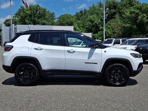 Used 2023 Jeep Compass Trailhawk AWD/4WD image 7