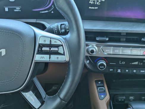 Certified 2025 Kia Telluride AWD image 22