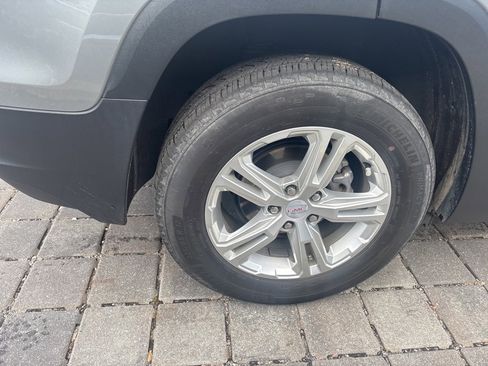 Used 2024 GMC Terrain SLE image 5