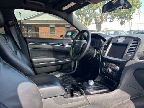 Used 2022 Chrysler 300 S RWD image 17