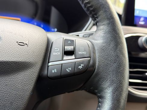 Used 2020 Ford Escape Titanium AWD/4WD image 25