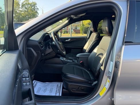 Used 2024 Ford Escape ST-Line w/ Tech Pack #1 AWD/4WD image 10