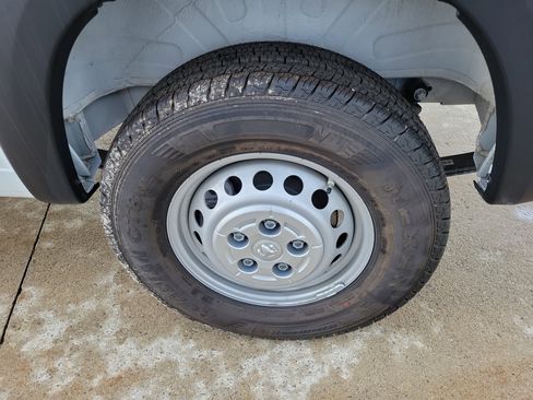 Used 2025 RAM ProMaster 2500 w/ Convenience Group image 5