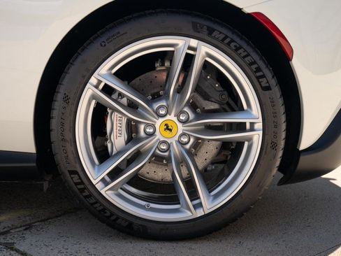 Used 2022 Ferrari Roma RWD image 19