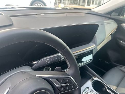 Used 2025 Buick Envision Avenir AWD/4WD image 7