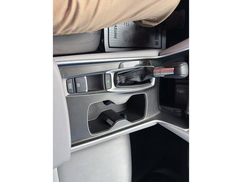 Used 2018 Honda Accord LX image 14