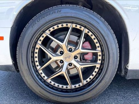 Used 2019 Dodge Challenger SXT RWD image 8