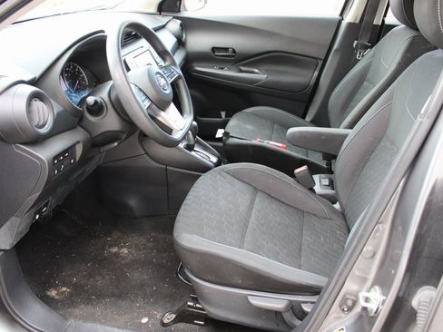 Used 2021 Nissan Kicks S image 13