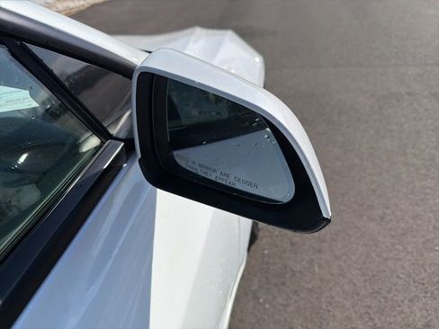 Used 2023 Tesla Model 3 Standard Range image 4