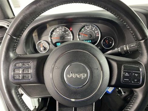 Used 2018 Jeep Wrangler Unlimited Sahara w/ Connectivity Group image 14
