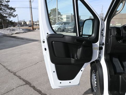 Used 2025 RAM ProMaster 2500 w/ Convenience Group image 8