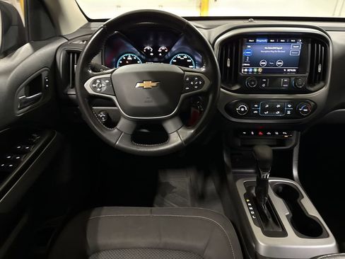 Used 2022 Chevrolet Colorado LT w/ Safety Package AWD/4WD image 11