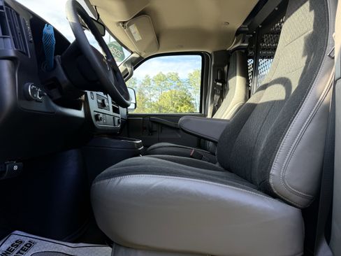 Certified 2024 Chevrolet Express 2500 w/ Driver Convenience Package image 9