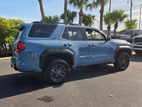 Used 2025 Toyota 4Runner SR5 AWD/4WD image 7