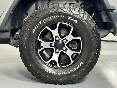 Used 2021 Jeep Wrangler Unlimited Rubicon AWD/4WD image 33