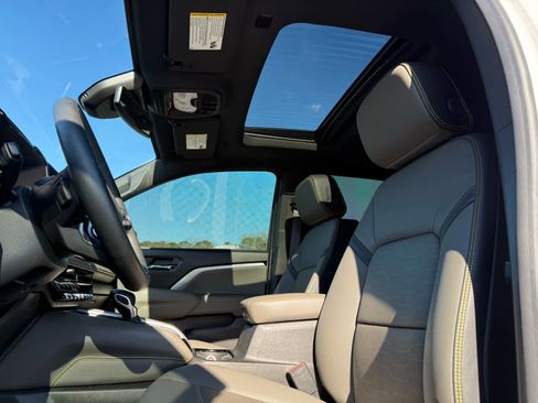 Used 2023 Chevrolet Colorado ZR2 w/ ZR2 Convenience Package III image 23