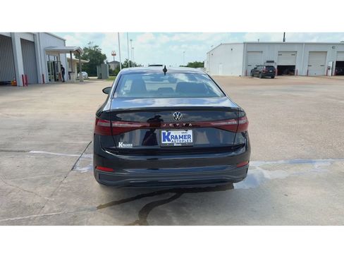 Used 2025 Volkswagen Jetta Sport FWD image 7