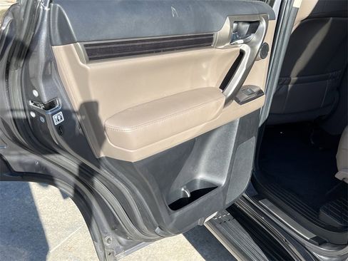 Used 2021 Lexus GX 460 Luxury image 17