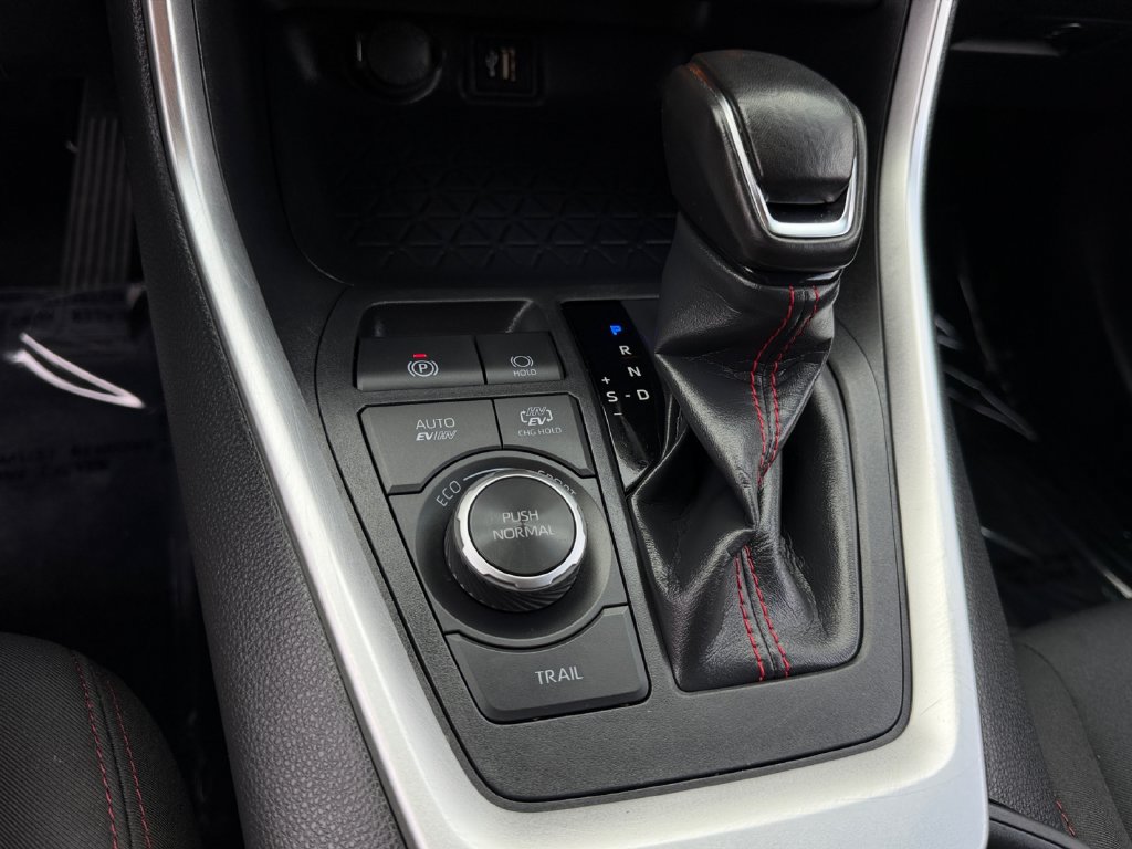 Used 2024 Toyota RAV4 SE w/ Weather & Moonroof Package AWD/4WD image 23