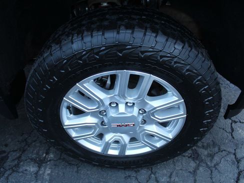 Used 2024 GMC Sierra 2500 SLT w/ SLT Convenience Package image 32