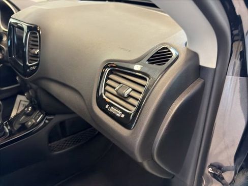 Used 2019 Jeep Compass Limited w/ Safety & Security Group AWD/4WD image 23