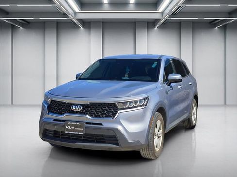 Used 2021 Kia Sorento LX FWD image 3