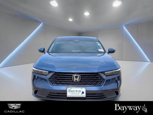Used 2023 Honda Accord EX image 3