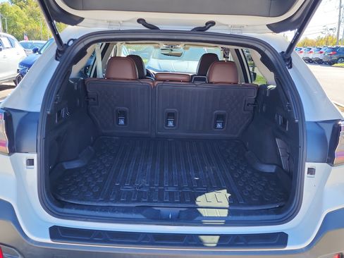 Used 2022 Subaru Outback Touring image 14
