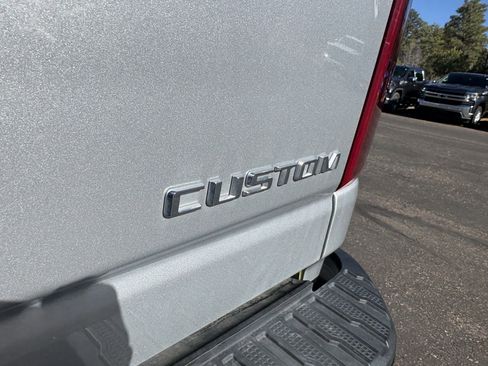 Used 2021 Chevrolet Silverado 2500 Custom w/ Custom Value Package image 11