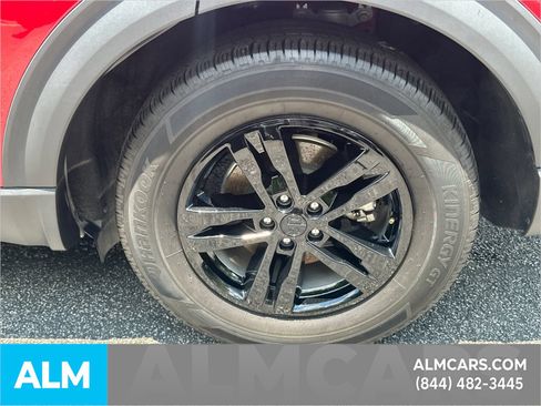 Used 2024 Ford Explorer XLT RWD image 26