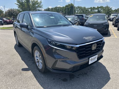 Used 2025 Honda CR-V EX image 2