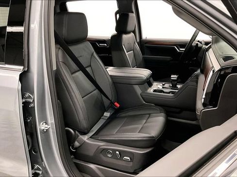 Used 2026 GMC Sierra 1500 Denali w/ Denali Reserve Package AWD/4WD image 8