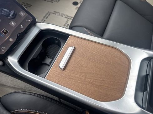 Used 2024 Lucid Air Touring image 23