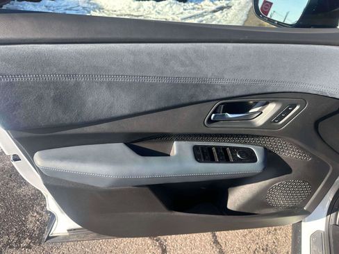 Used 2024 Nissan Ariya AWD image 15